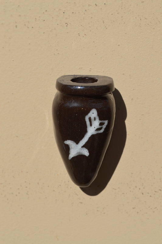Fresh Flower Black Arrow Vase Magnet