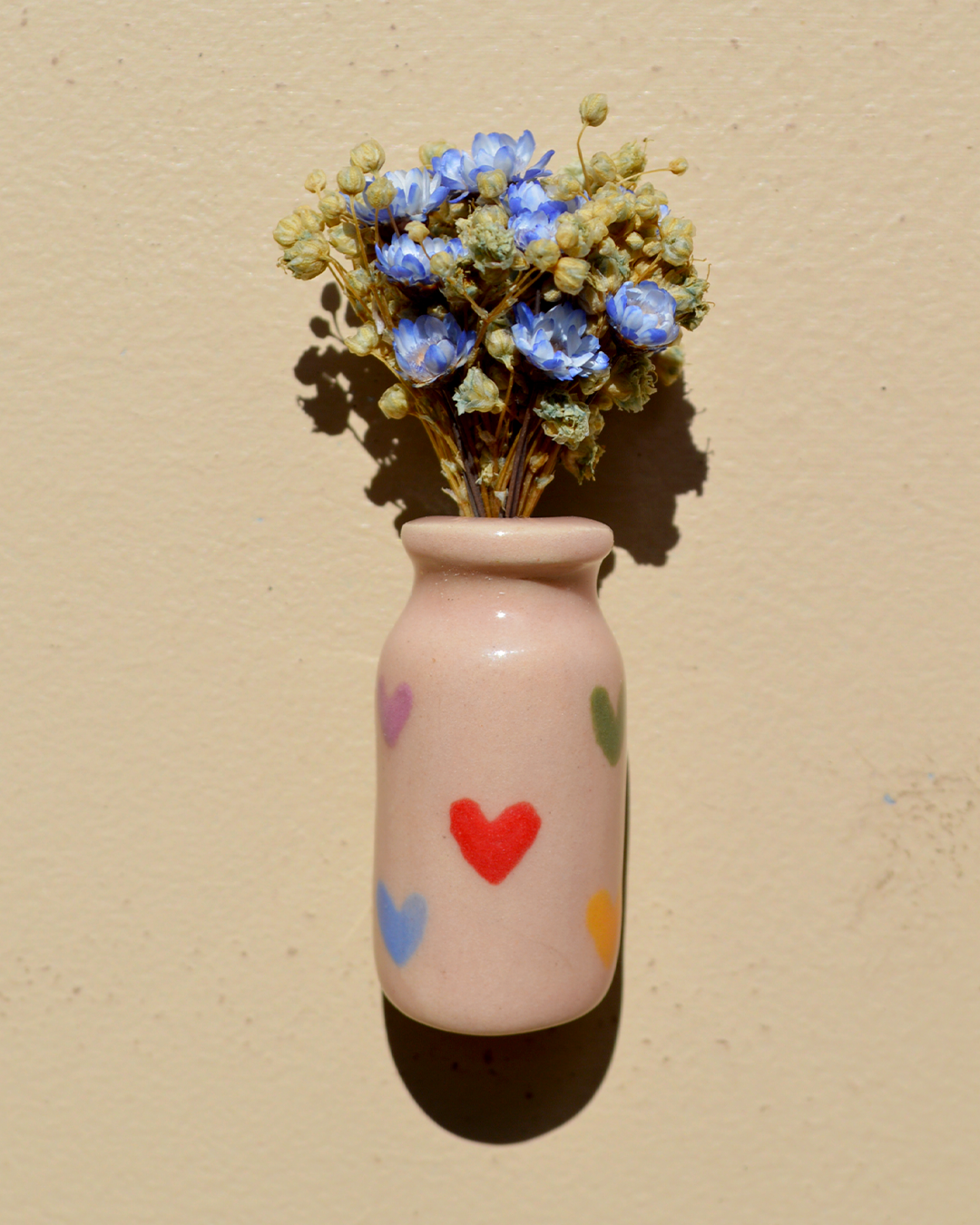 Dried Flower Colourful Hearts Vase Magnet