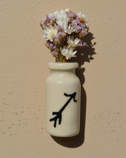 Dried Flower Arrow Vase Magnet