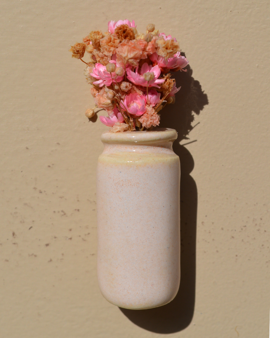 Dried Flower Pink Vase Magnet