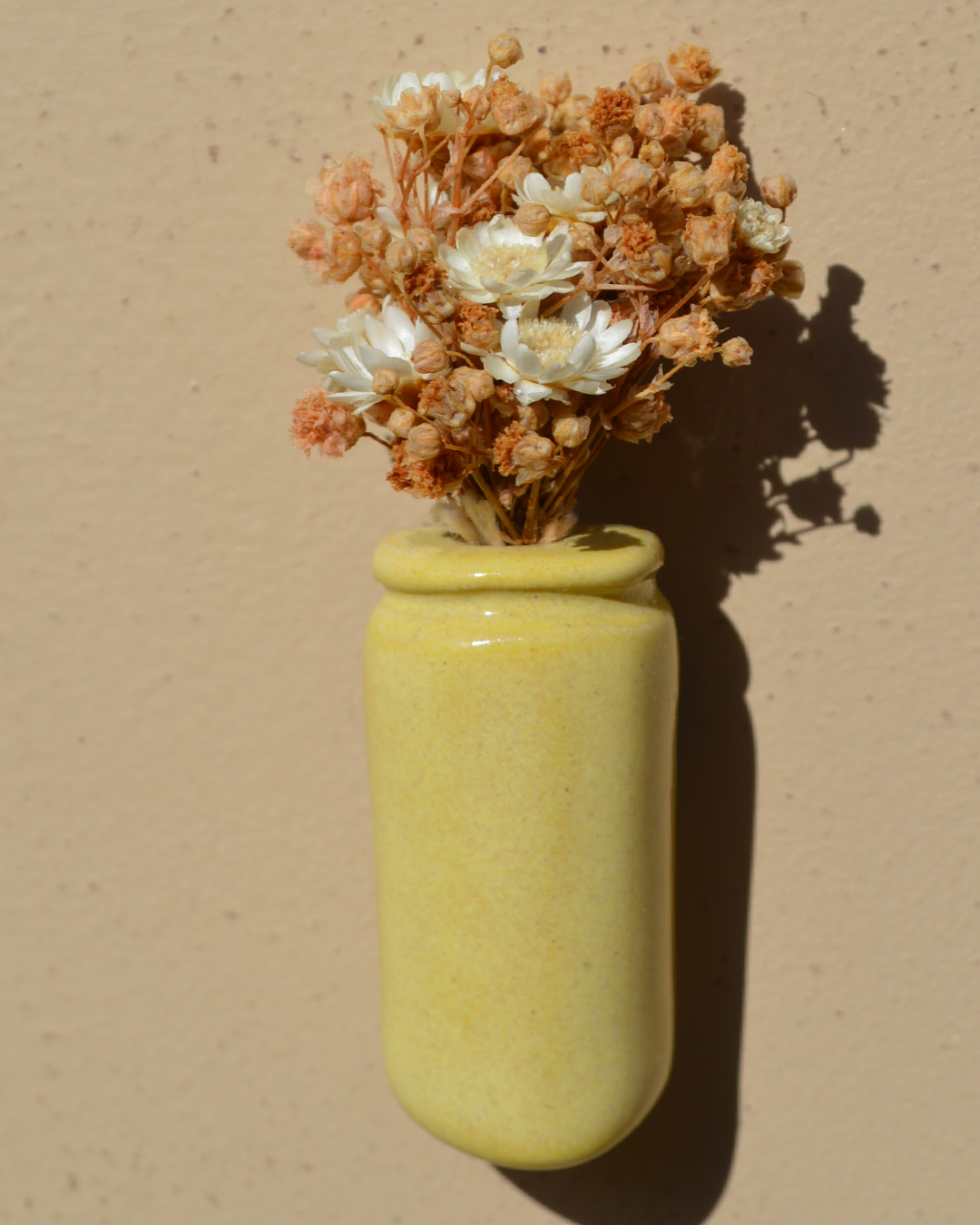 Dried Flower Yellow Vase Magnet