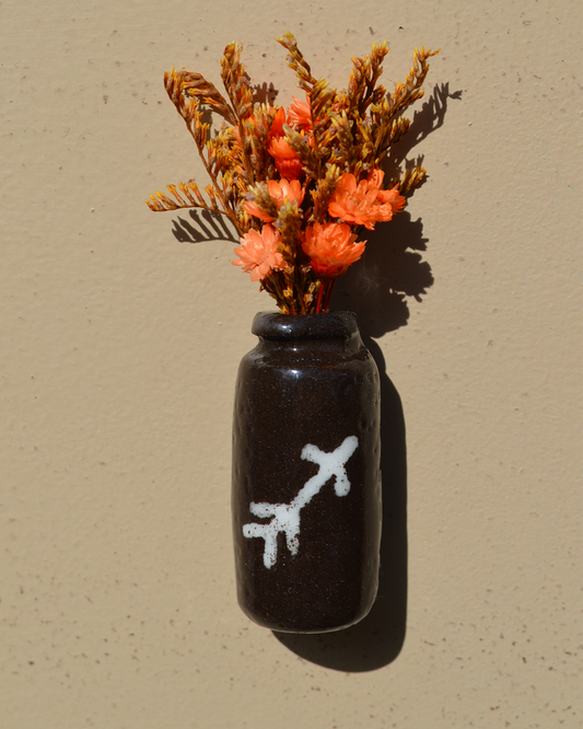 Dried Flower Black Arrow Vase Magnet