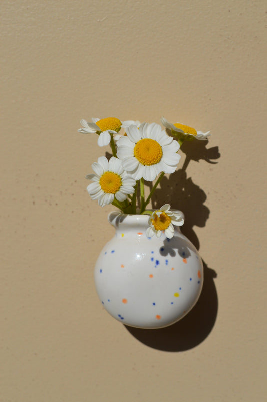 Fresh Flower Polka-Dot Vase Magnet