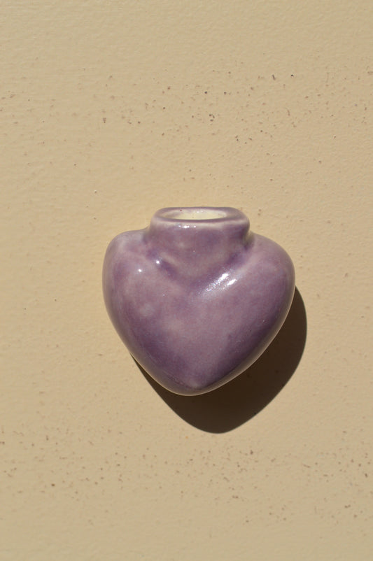 Fresh Flower Purple Heart Vase Magnet