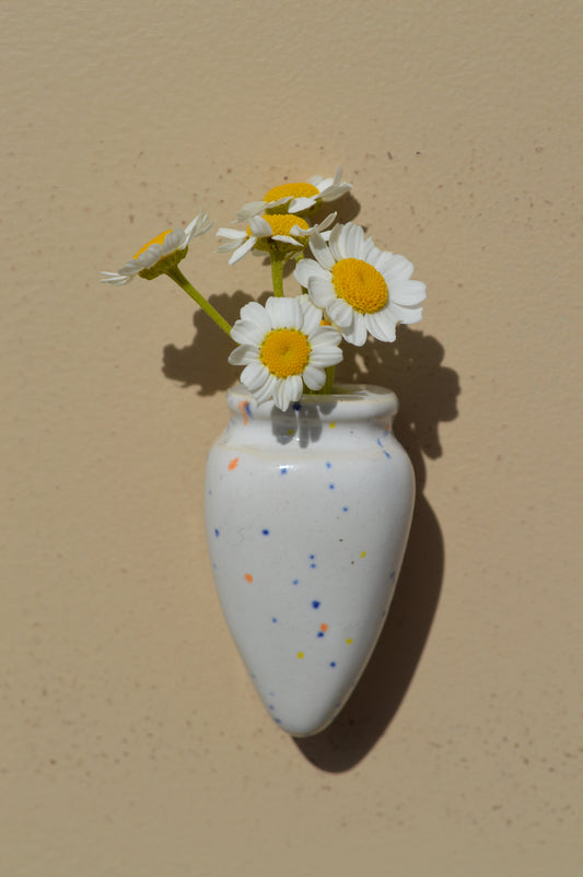 Fresh Flower Polka-Dot Vase Magnet