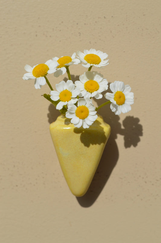 Fresh Flower Yellow Vase Magnet