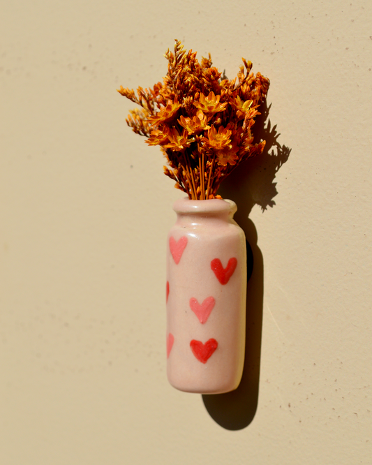 Dried Flower Pink Hearts Vase Magnet