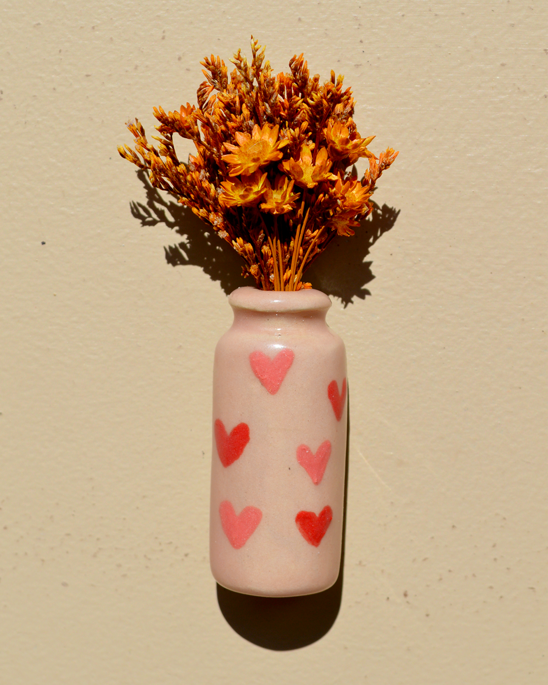 Dried Flower Pink Hearts Vase Magnet