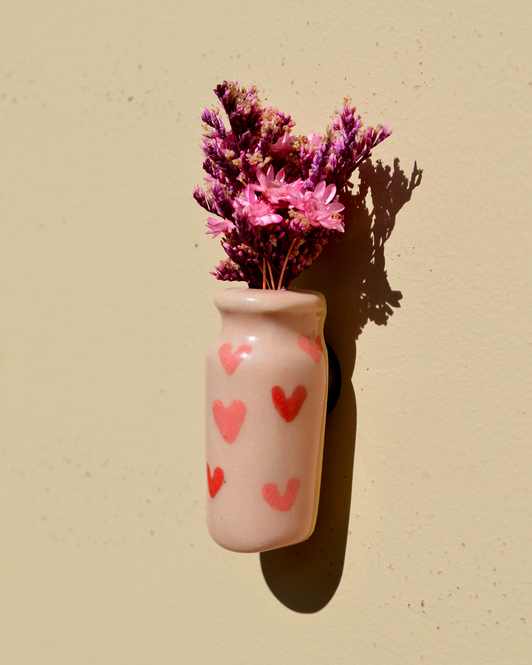 Dried Flower Pink Hearts Vase Magnet