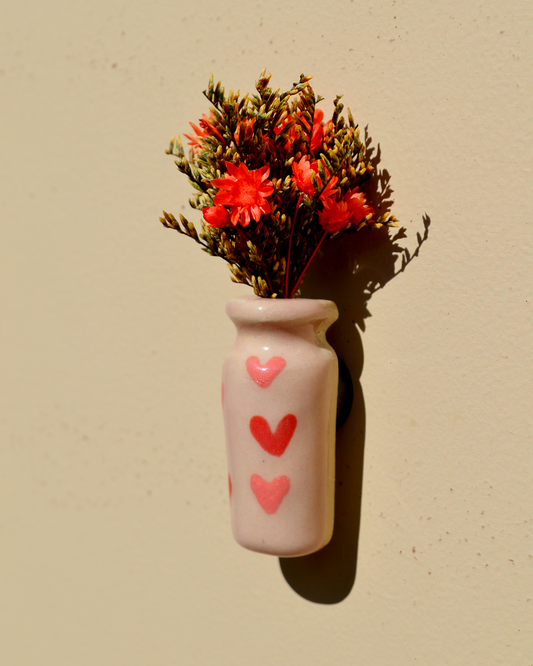Dried Flower Pink Hearts Vase Magnet