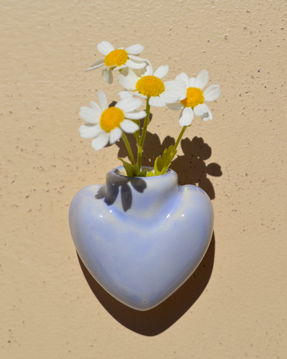 Fresh Flower Lavender Heart Vase Magnet