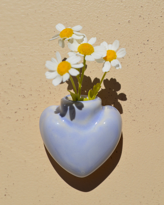 Fresh Flower Lavender Heart Vase Magnet