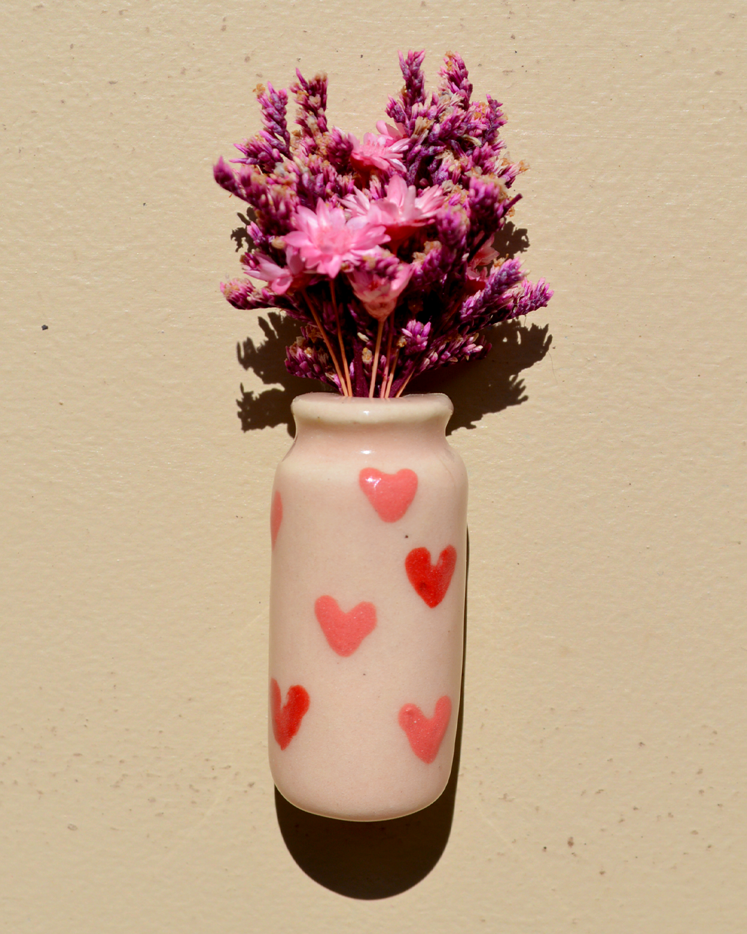 Dried Flower Pink Hearts Vase Magnet