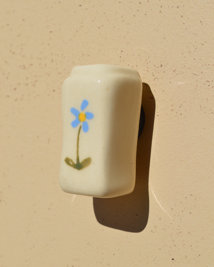 Fresh Flower Blue Flower Vase Magnet