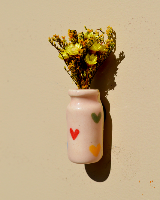 Dried Flower Colourful Hearts Vase Magnet