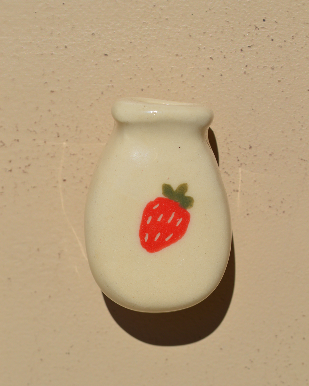 Fresh Flower Strawberry Vase Magnet