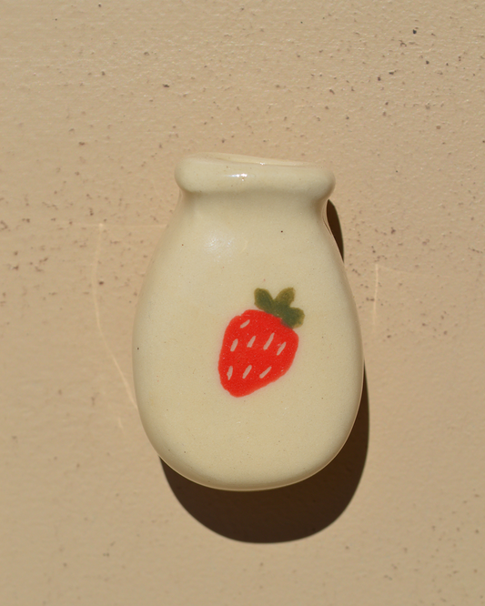 Fresh Flower Strawberry Vase Magnet