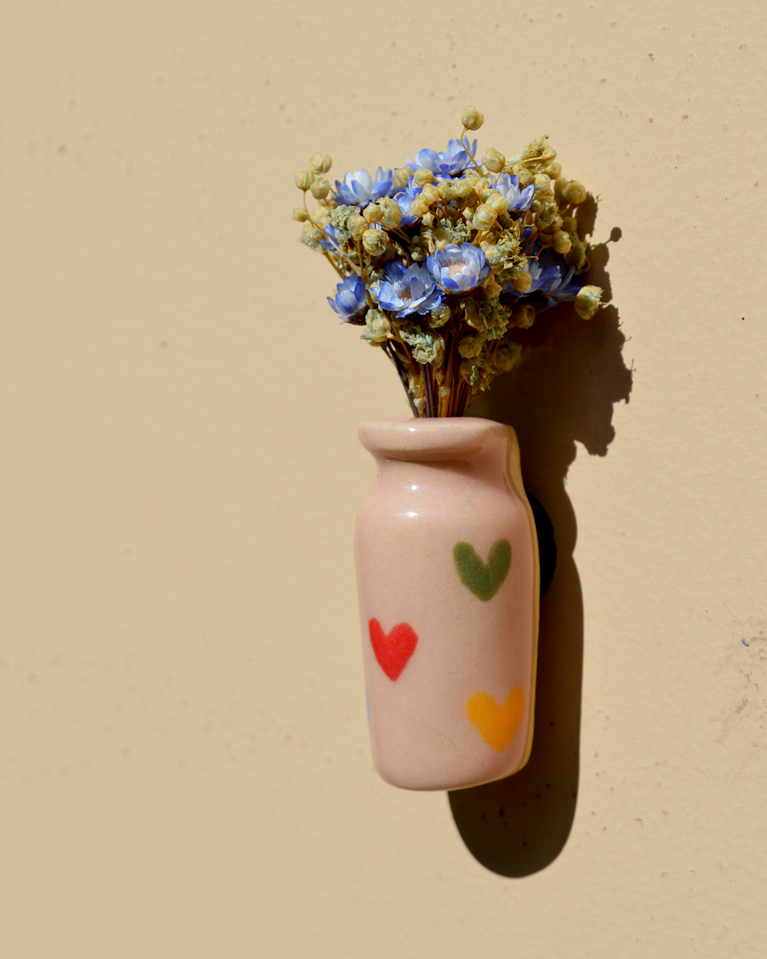 Dried Flower Colourful Hearts Vase Magnet