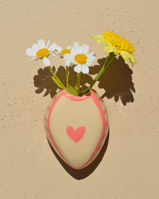 Fresh Flower Pink Heart Vase Magnet
