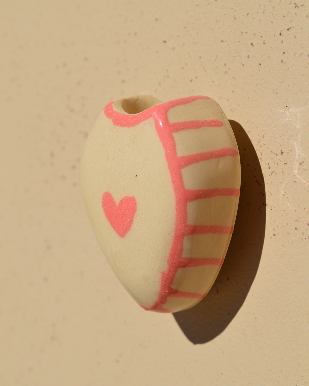 Fresh Flower Pink Heart Vase Magnet