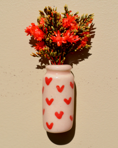 Dried Flower Red Hearts Vase Magnet